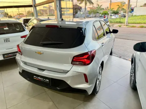 CHEVROLET Onix Hatch 1.0 4P FLEX LT, Foto 4 CHEVROLET Onix Hatch 1.0 4P FLEX LT, Foto 4