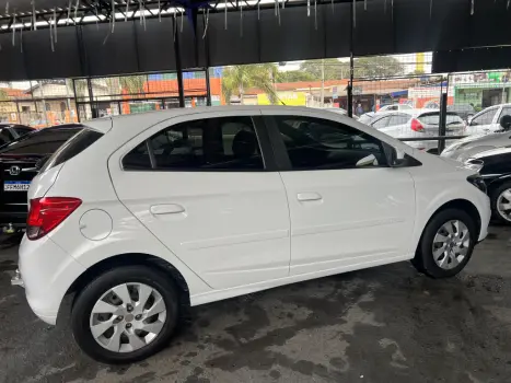 CHEVROLET Onix Hatch 1.4 4P FLEX LT, Foto 3