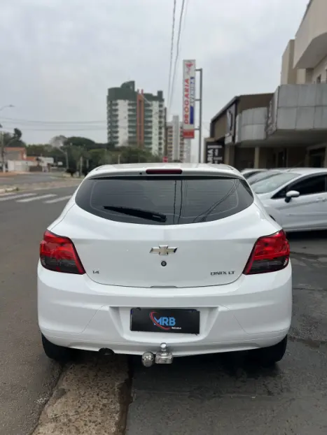 CHEVROLET Onix Hatch 1.4 4P FLEX LT, Foto 11