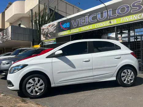 CHEVROLET Onix Hatch 1.4 4P FLEX LT, Foto 3