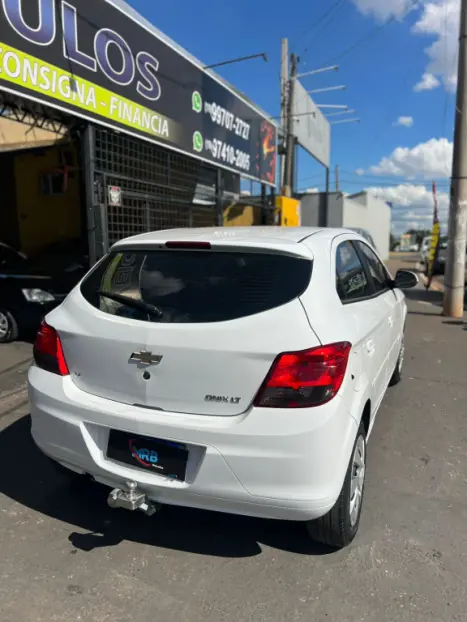 CHEVROLET Onix Hatch 1.4 4P FLEX LT, Foto 6