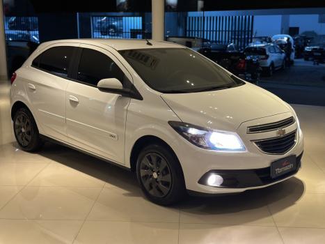 CHEVROLET Onix Hatch 1.4 4P FLEX LT, Foto 2