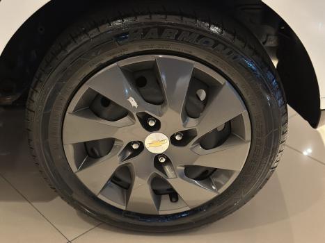 CHEVROLET Onix Hatch 1.4 4P FLEX LT, Foto 9