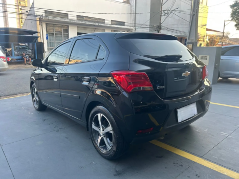 CHEVROLET Onix Hatch 1.4 4P FLEX LTZ, Foto 3
