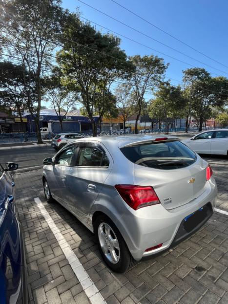 CHEVROLET Onix Hatch 1.4 4P FLEX LT, Foto 2