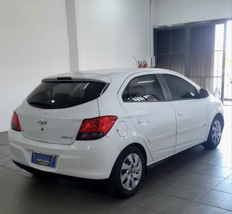 CHEVROLET Onix Hatch 1.4 4P FLEX LT, Foto 4