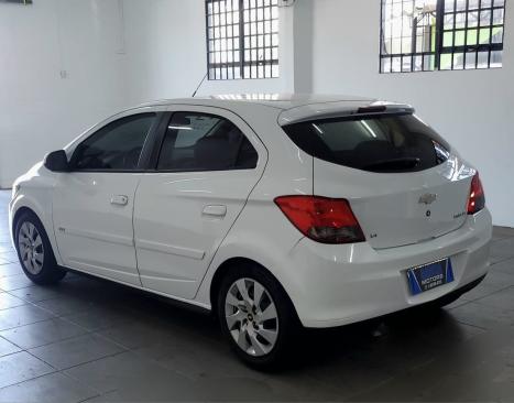 CHEVROLET Onix Hatch 1.4 4P FLEX LT, Foto 6