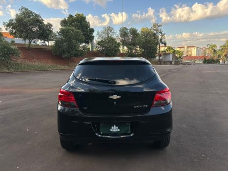 CHEVROLET Onix Hatch 1.4 4P FLEX LTZ, Foto 4
