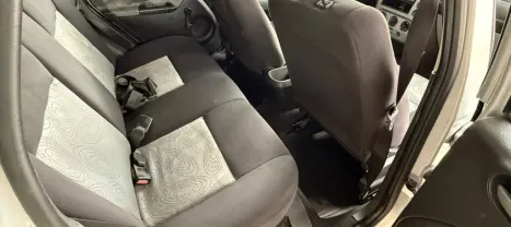 FORD Fiesta Sedan 1.6 4P FLEX, Foto 4