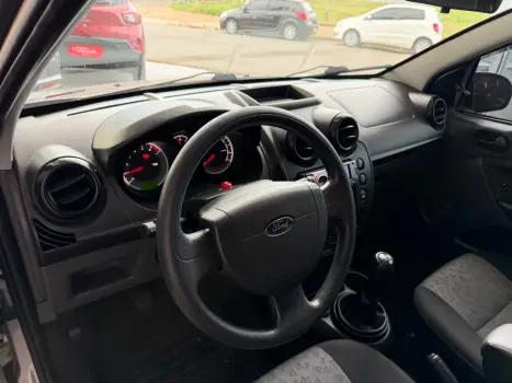 FORD Fiesta Sedan 1.6 4P ROCAM FLEX, Foto 7