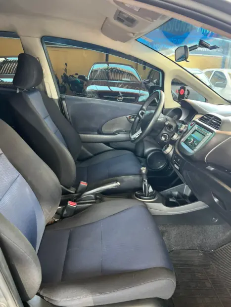 HONDA Fit 1.4 16V 4P LX, Foto 6 HONDA Fit 1.4 16V 4P LX, Foto 6