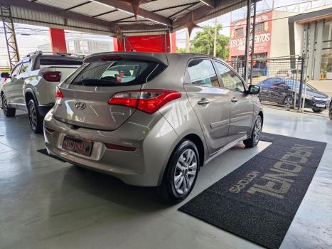 HYUNDAI HB 20 Hatch 1.6 16V 4P FLEX COMFORT PLUS AUTOM�TICO, Foto 5