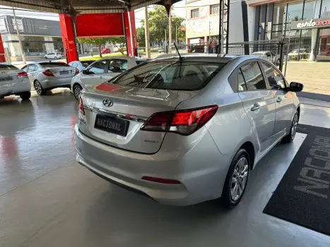 HYUNDAI HB 20 Sedan 1.6 16V 4P FLEX COMFORT PLUS AUTOM�TICO, Foto 4