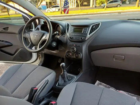 HYUNDAI HB 20 Sedan 1.0 12V 4P FLEX UNIQUE, Foto 9