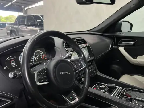JAGUAR F-Pace 2.0 16V 4P AWD INGENIUM R-SPORT TURBO AUTOMÁTICO, Foto 4
