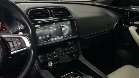 JAGUAR F-Pace 2.0 16V 4P AWD INGENIUM R-SPORT TURBO AUTOMÁTICO, Foto 5