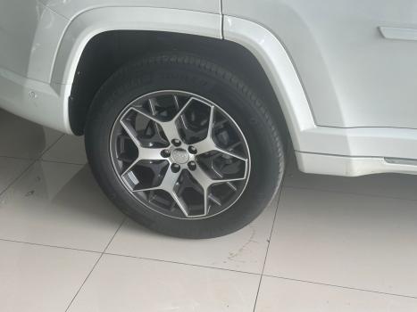 JEEP Commander 2.0 16V 4P TD380 OVERLAND 4X4 TURBO DIESEL AUTOM�TICO AT9, Foto 6