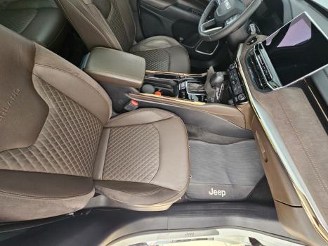 JEEP Commander 2.0 16V 4P TD380 OVERLAND 4X4 TURBO DIESEL AUTOM�TICO AT9, Foto 2