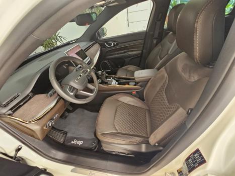 JEEP Commander 2.0 16V 4P TD380 OVERLAND 4X4 TURBO DIESEL AUTOM�TICO AT9, Foto 3