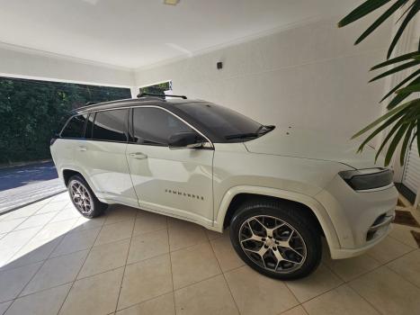 JEEP Commander 2.0 16V 4P TD380 OVERLAND 4X4 TURBO DIESEL AUTOM�TICO AT9, Foto 5