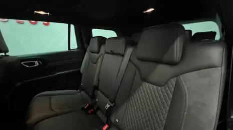 JEEP Commander 2.0 16V 4P HURRICANE 4 OVERLAND TURBO 4X4 AUTOMÁTICO AT9, Foto 10