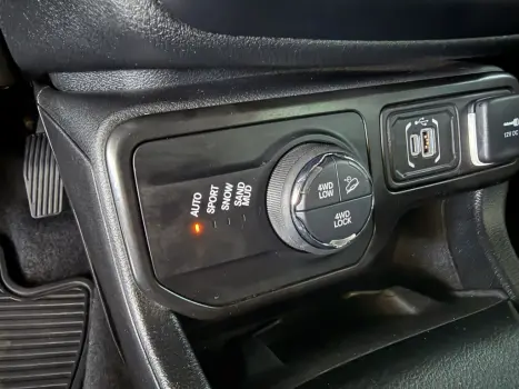 JEEP Renegade 1.3 16V 4P FLEX T270 S 4X4 TURBO AUTOMTICO, Foto 9