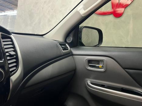 MITSUBISHI L 200 Triton 2.4 16V SPORT GLS CABINE DUPLA TURBO DIESEL, Foto 4