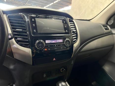 MITSUBISHI L 200 Triton 2.4 16V SPORT GLS CABINE DUPLA TURBO DIESEL, Foto 10