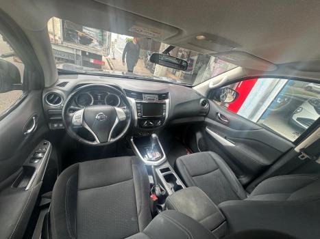 NISSAN Frontier 2.3 ATTACK CABINE DUPLA 4X4 BI-TURBO DIESEL AUTOM�TICO, Foto 2