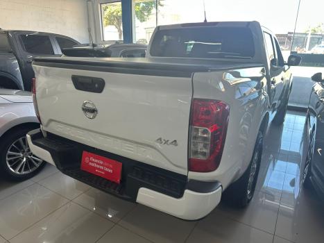 NISSAN Frontier 2.3 16V SE 4X4 CABINE DUPLA BI-TURBO DIESEL AUTOM�TICO, Foto 2