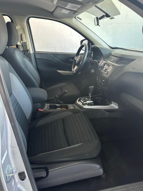 NISSAN Frontier 2.3 16V SE 4X4 CABINE DUPLA BI-TURBO DIESEL AUTOM�TICO, Foto 3