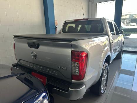 NISSAN Frontier 2.3 16V SE 4X4 CABINE DUPLA BI-TURBO DIESEL AUTOM�TICO, Foto 4