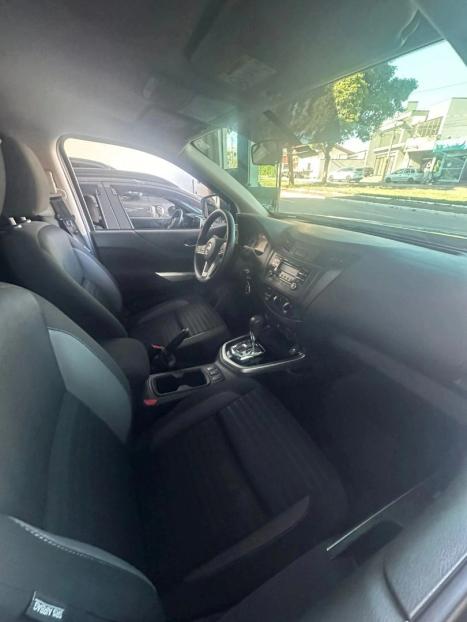 NISSAN Frontier 2.3 16V SE 4X4 CABINE DUPLA BI-TURBO DIESEL AUTOM�TICO, Foto 4