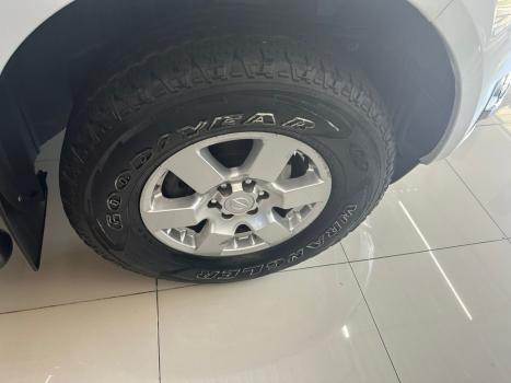 NISSAN Frontier 2.5 16V PLATINUM 4X4 TURBO DIESEL CABINE DUPLA AUTOM�TICO, Foto 4