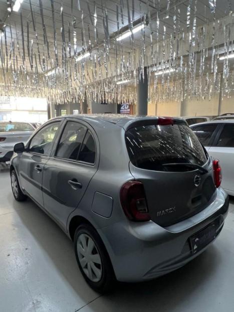 NISSAN March 1.0 12V 4P S FLEX, Foto 9