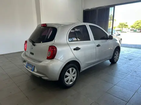 NISSAN March 1.0 12V 4P S FLEX, Foto 6