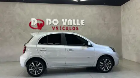 NISSAN March 1.6 16V 4P SL FLEX AUTOMÁTICO CVT, Foto 3