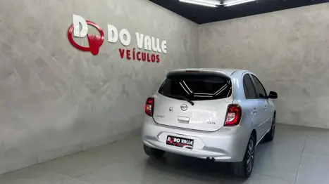 NISSAN March 1.6 16V 4P SL FLEX AUTOMÁTICO CVT, Foto 4
