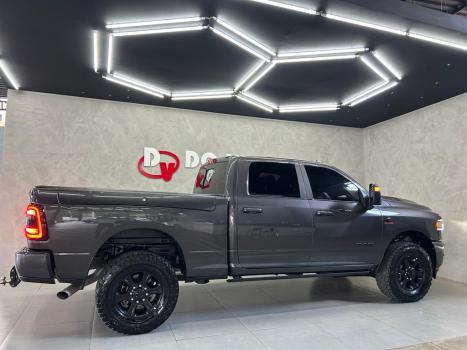 RAM 2500 6.7 I6 24V SLT CABINE DUPLA TURBO DIESEL NIGHT EDITION 4X4 AUTOM�TICO, Foto 2
