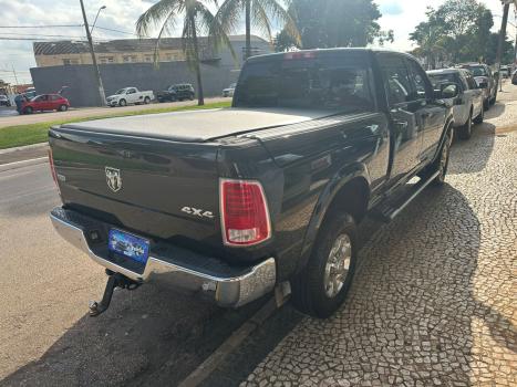 RAM 2500 6.7 I6 24V SLT CABINE DUPLA TURBO DIESEL LARAMIE 4X4 AUTOM�TICO, Foto 2