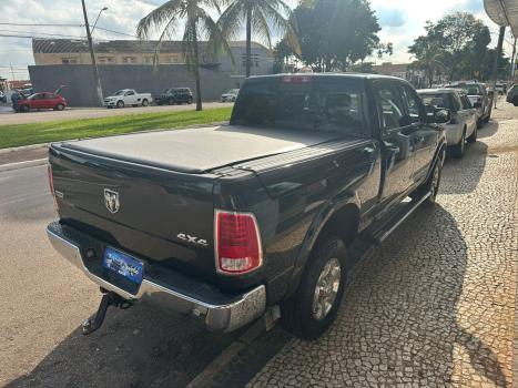 RAM 2500 6.7 I6 24V SLT CABINE DUPLA TURBO DIESEL LARAMIE 4X4 AUTOM�TICO, Foto 8