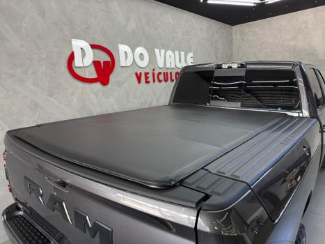 RAM 2500 6.7 I6 24V SLT CABINE DUPLA TURBO DIESEL NIGHT EDITION 4X4 AUTOM�TICO, Foto 8