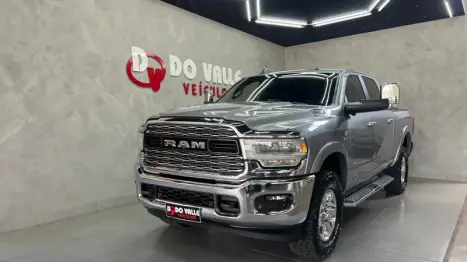RAM 2500 6.7 I6 24V SLT CABINE DUPLA TURBO DIESEL LARAMIE 4X4 AUTOMÁTICO, Foto 1