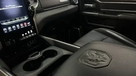 RAM 2500 6.7 I6 24V SLT CABINE DUPLA TURBO DIESEL LARAMIE 4X4 AUTOMÁTICO, Foto 10