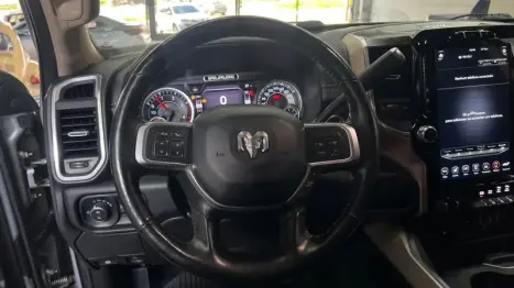 RAM 2500 6.7 I6 24V SLT CABINE DUPLA TURBO DIESEL LARAMIE 4X4 AUTOMÁTICO, Foto 12