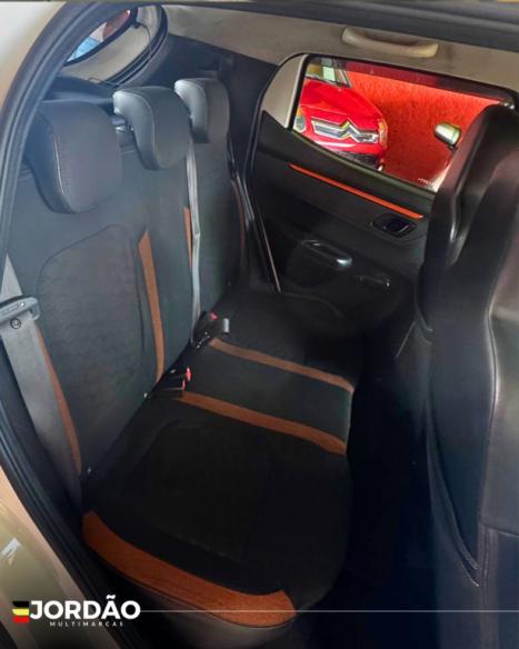 RENAULT Kwid 1.0 12V 4P SCE FLEX OUTSIDER, Foto 6