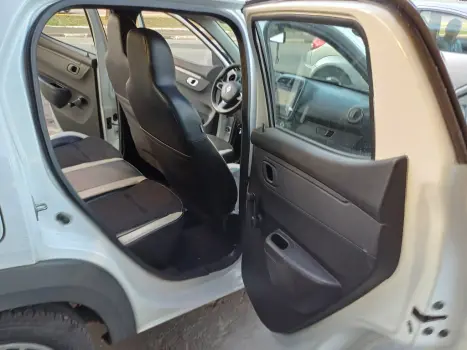 RENAULT Kwid 1.0 12V 4P SCE FLEX INTENSE, Foto 11