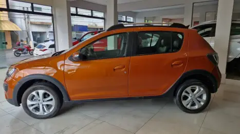 RENAULT Sandero 1.6 16V 4P FLEX STEPWAY AUTOMÁTICO, Foto 4