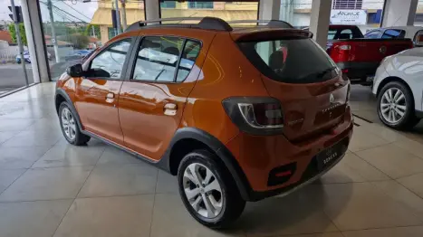 RENAULT Sandero 1.6 16V 4P FLEX STEPWAY AUTOMÁTICO, Foto 5