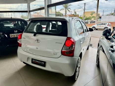 TOYOTA Etios Hatch 1.3 16V 4P FLEX X, Foto 4